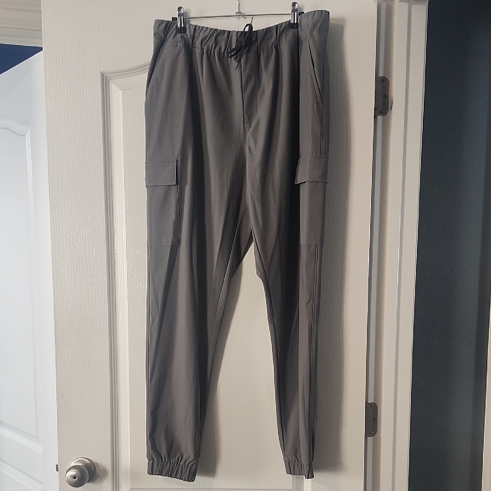 ZYIA Women's Large Charcoal/Grey Cargo Pants, Fits 10/12